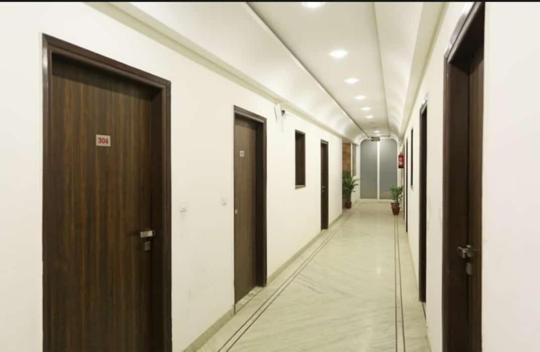 פארידבד Basoya Farm 2Bhk Villla With Pool - 10 Min Away From Chattarpur מראה חיצוני תמונה